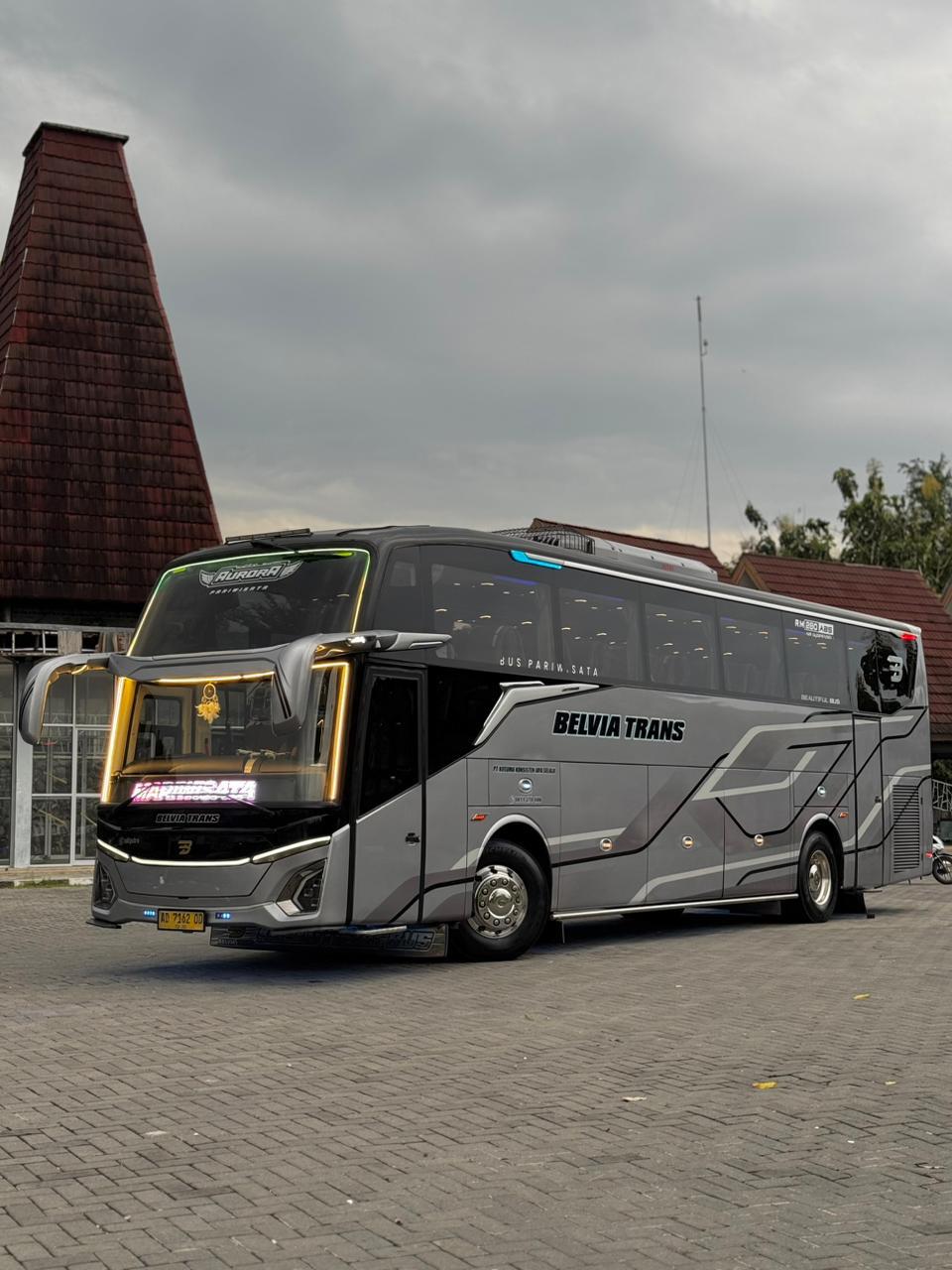 Bus pariwisata Aurora